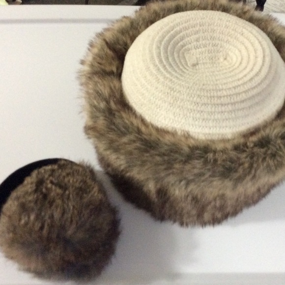 Jaclyn Smith Accessories - Jaclyn Smith Faux Fur Trimmed Hat & Ear Muffs